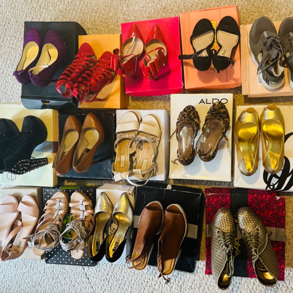 Shoes - Picture 4 of 6